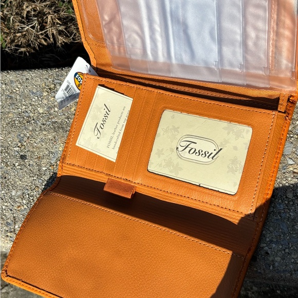 Fossil Bright Orange Leather Wallet Clutch - Picture 2 of 3